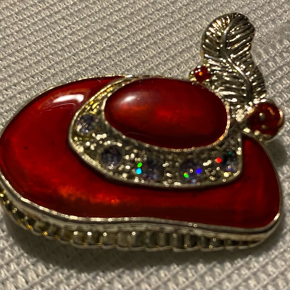 Elegant Red and Gold Brooch